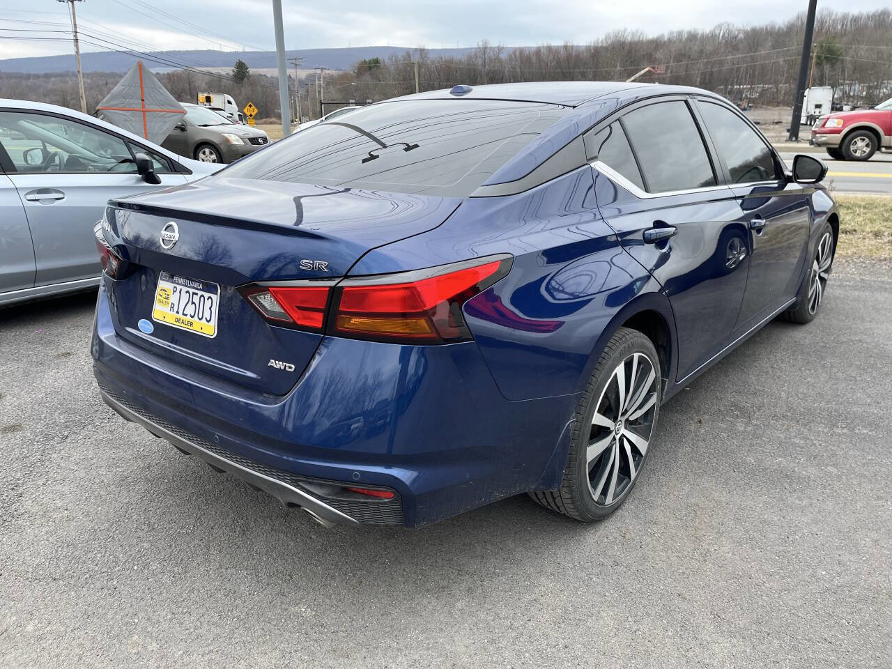 Used 2020 Nissan Altima 2.5 SR w/ Premium Package image 3