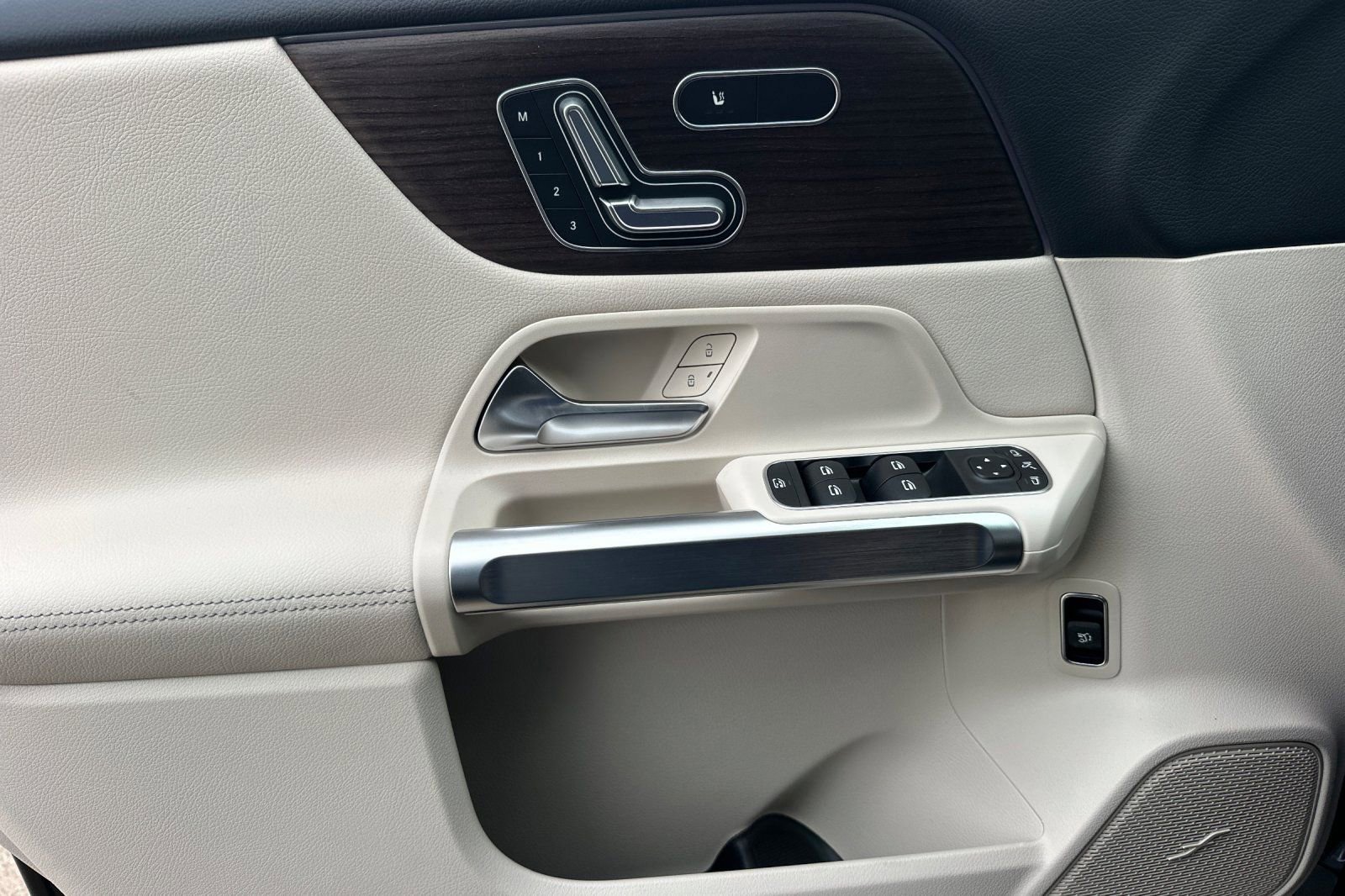 New 2026 Mercedes-Benz GLB 250 image 22