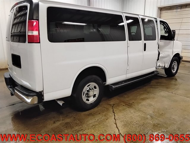Used 2020 Chevrolet Express 3500 LT w/ LT Preferred Equipment Group RWD image 2