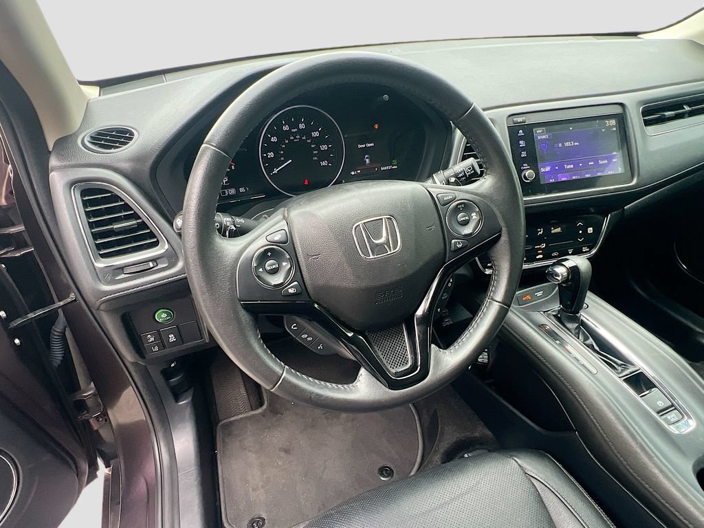 Used 2020 Honda HR-V Touring image 11