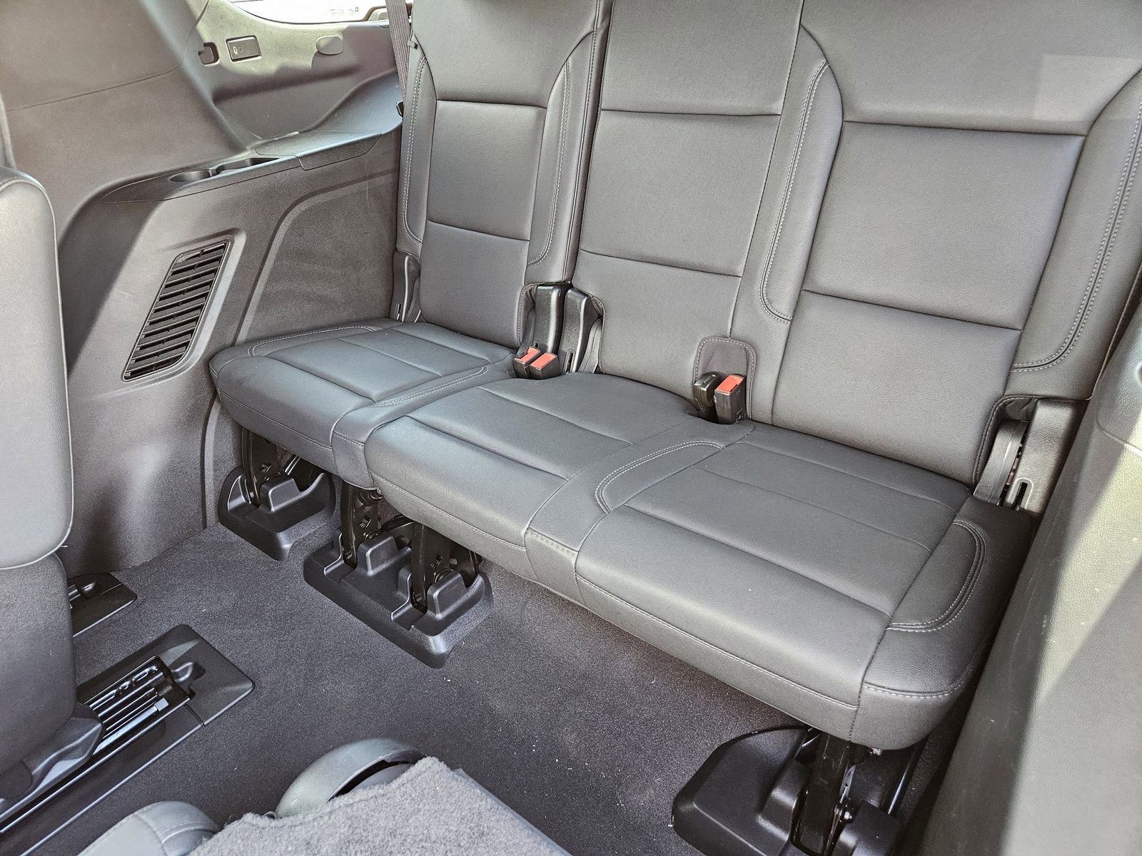 Certified 2023 Chevrolet Tahoe Z71 w/ Luxury Package AWD/4WD image 32