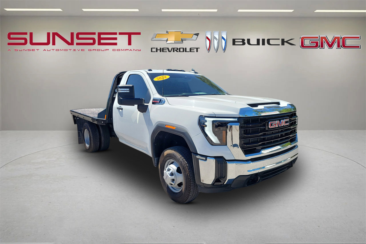 Certified 2024 GMC Sierra 3500 Pro w/ Convenience Package AWD/4WD image 1
