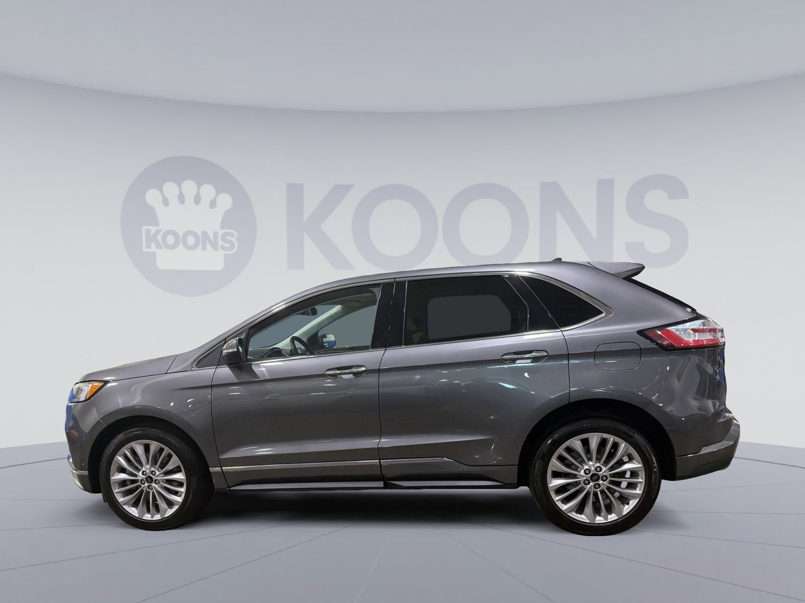 Used 2022 Ford Edge Titanium w/ Equipment Group 301A AWD/4WD image 2