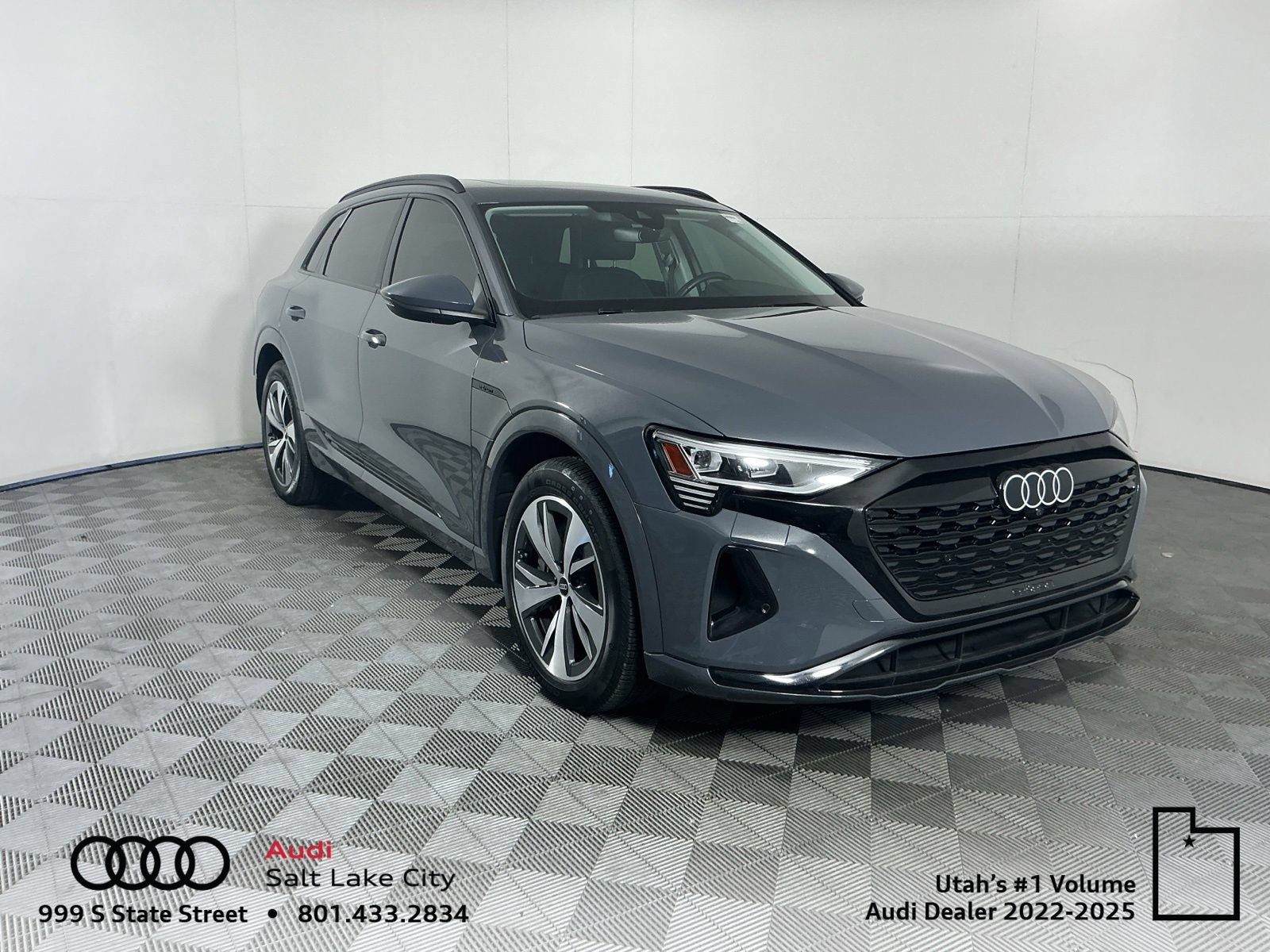 Used 2024 Audi Q8 e-tron Premium Plus AWD/4WD image 1