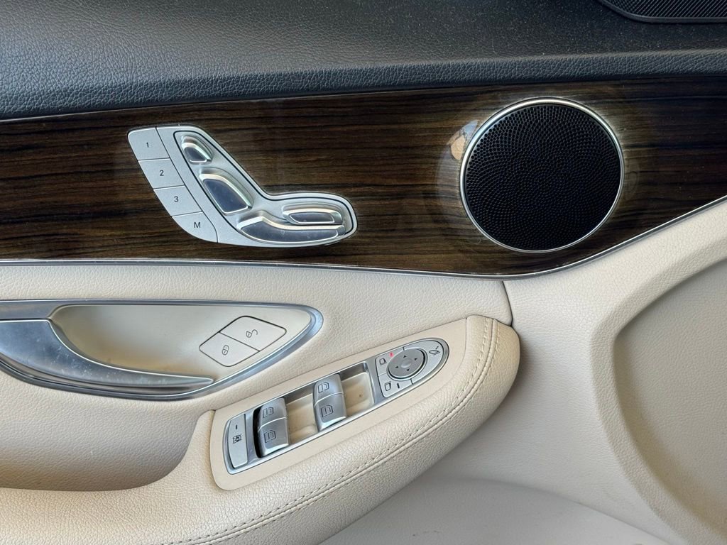 Used 2018 Mercedes-Benz C 300 Sedan image 33