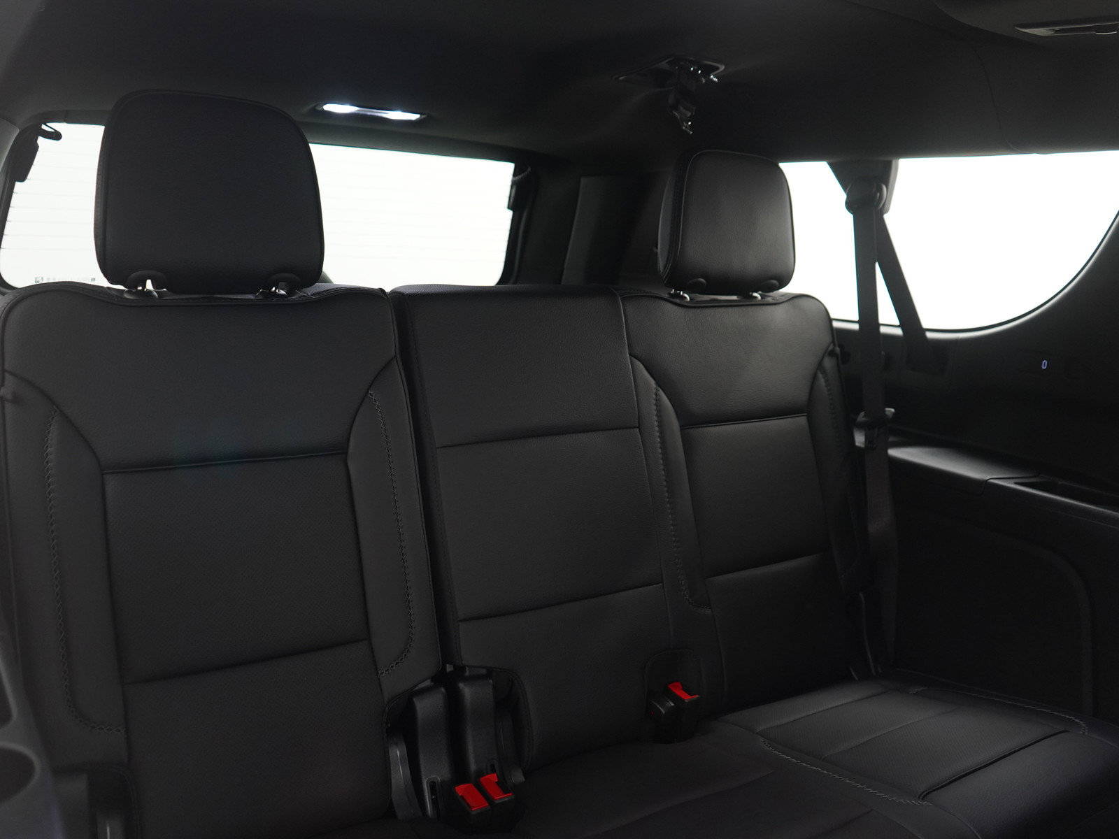 Used 2025 GMC Yukon XL Denali w/ Denali Reserve Package AWD/4WD image 12
