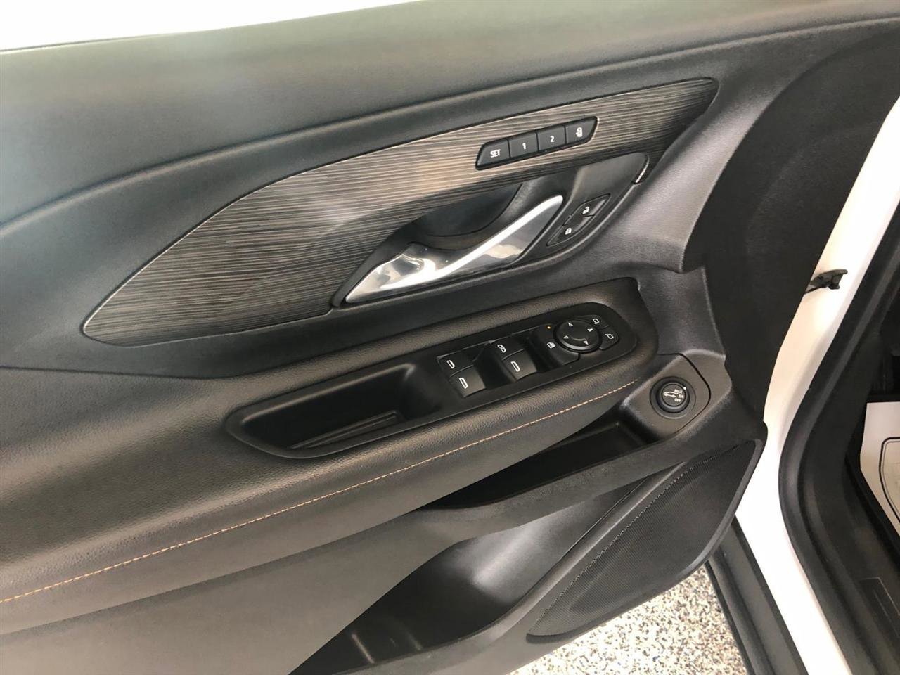 Used 2020 GMC Terrain SLT w/ Preferred Package AWD/4WD image 6