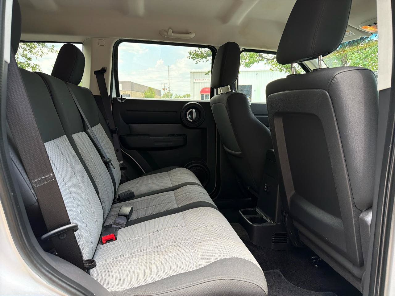 Used 2008 Dodge Nitro SXT RWD image 26