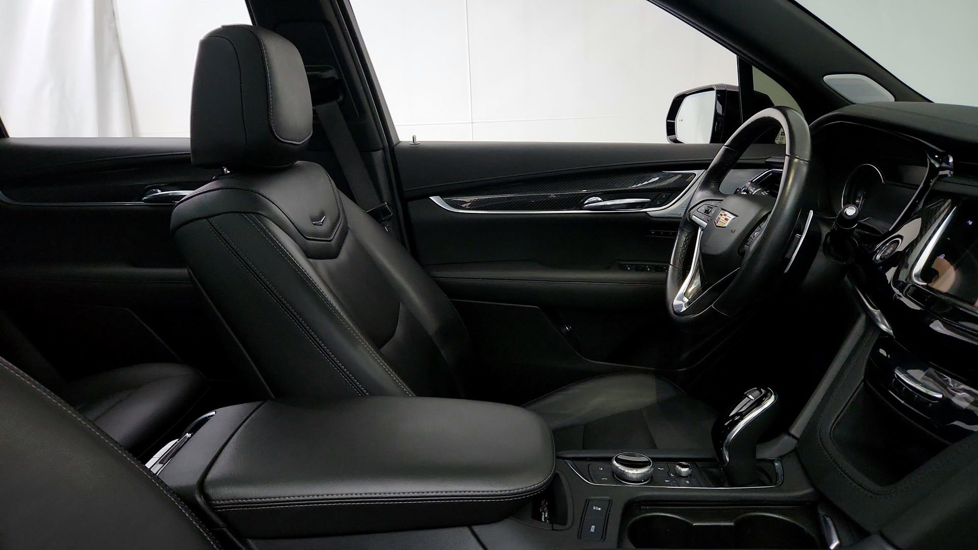 Certified 2024 Cadillac XT6 Sport w/ LPO, Floor Liner Package AWD/4WD image 26