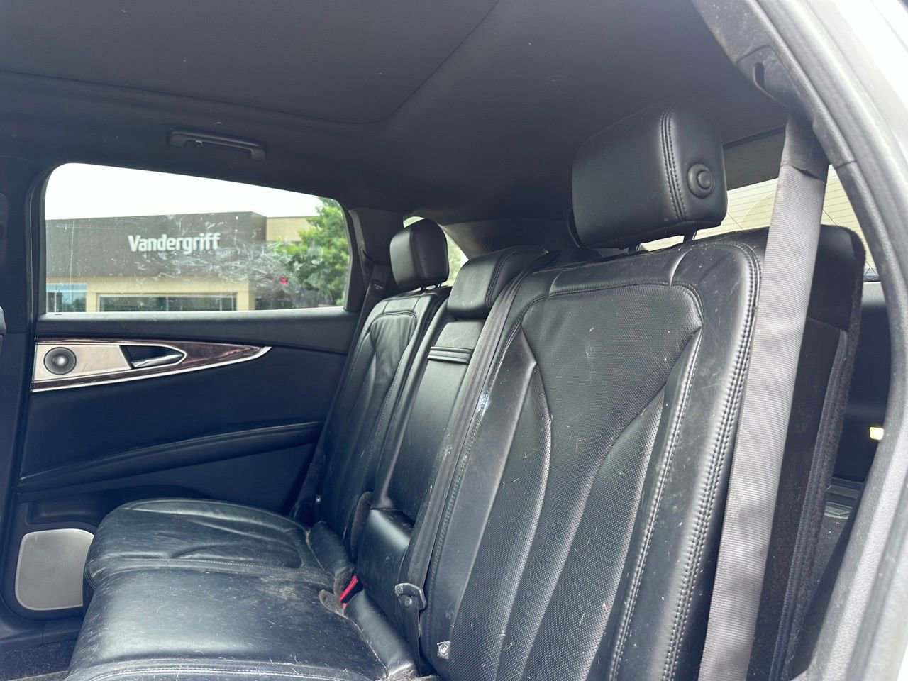 Used 2016 Lincoln MKX Reserve w/ Luxury Package FWD image 12