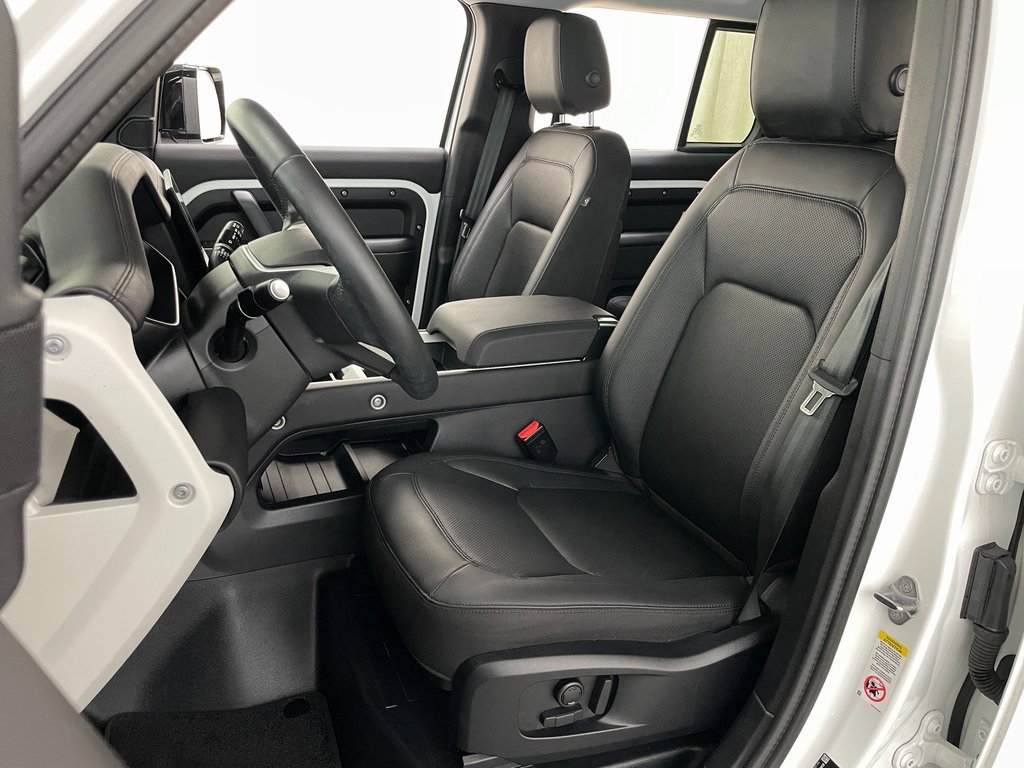Used 2025 Land Rover Defender 110 S image 27