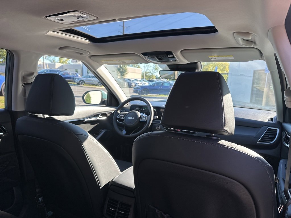 New 2026 Kia Seltos EX image 18