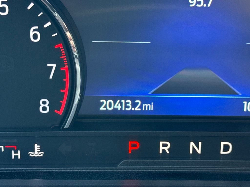 Used 2023 Ford Explorer XLT AWD/4WD image 22
