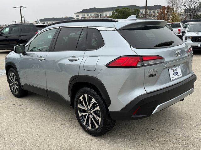 Used 2024 Toyota Corolla Cross XLE image 10