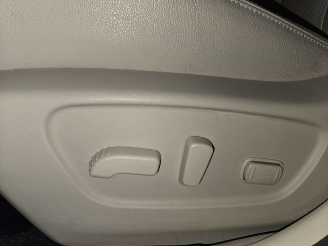 Used 2016 Nissan Rogue SL image 12