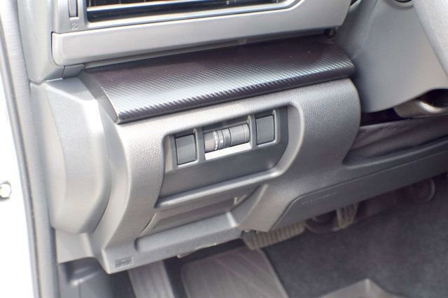 Used 2025 Subaru Crosstrek 2.0i Premium AWD/4WD image 37