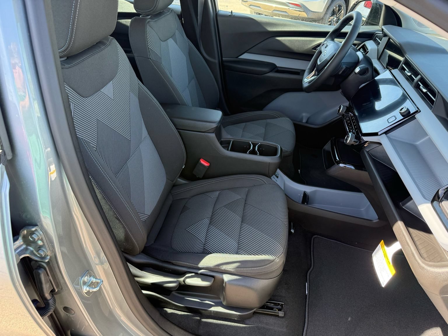 New 2027 Chevrolet Bolt LT w/ Comfort Package FWD image 31