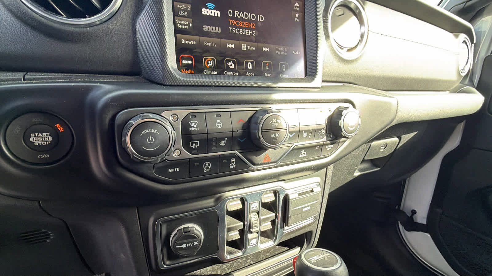 Used 2022 Jeep Gladiator Overland w/ Popular Equipment Package image 14