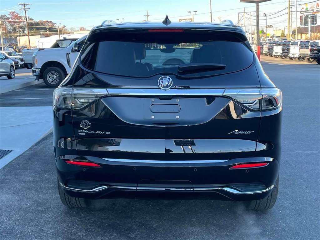Used 2023 Buick Enclave Avenir w/ Avenir Technology Package image 4