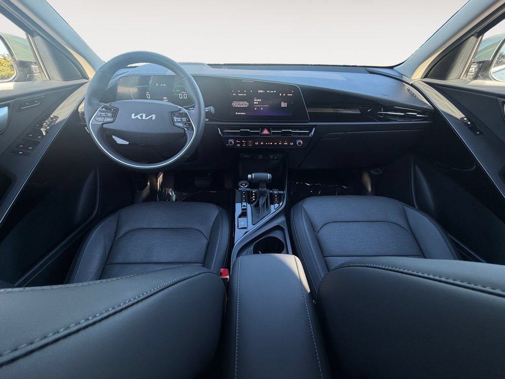 Used 2025 Kia Niro FWD image 11