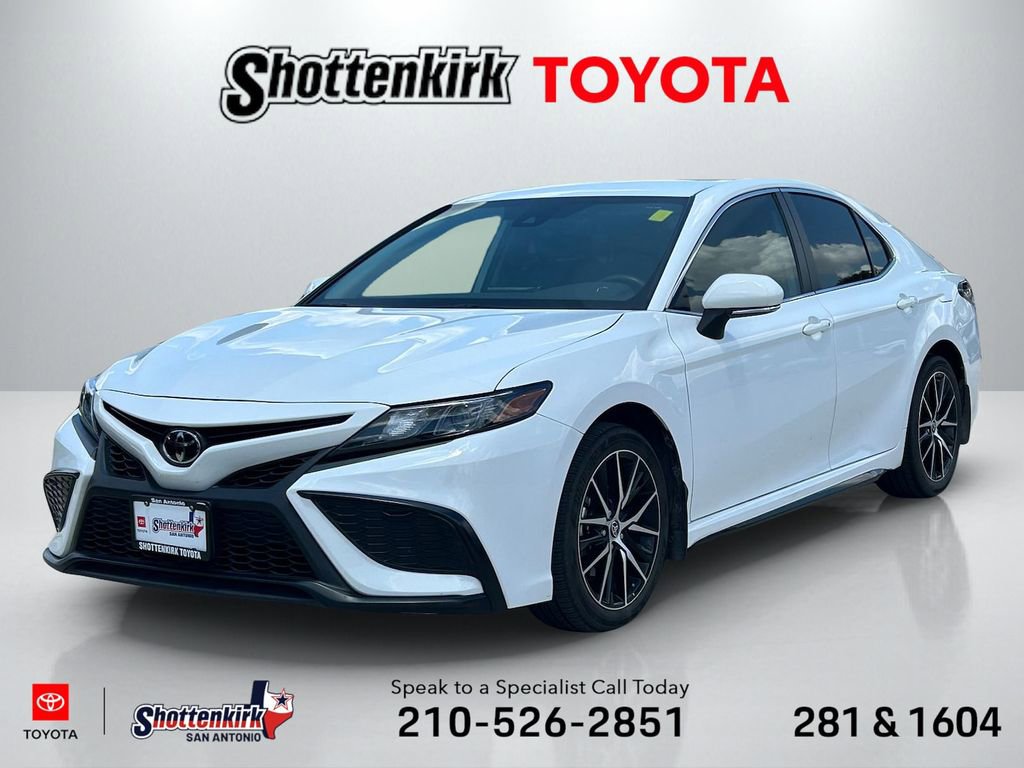 Used 2023 Toyota Camry SE FWD image 1