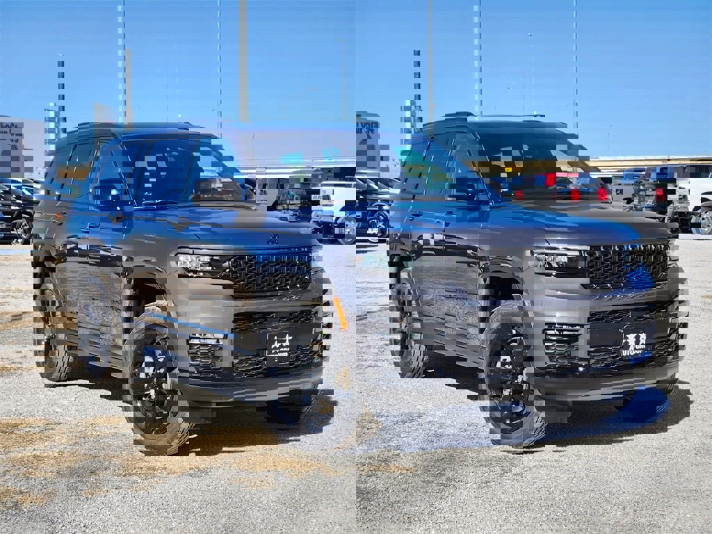 New 2025 Jeep Grand Cherokee L Limited w/ Black Appearance Package image 2