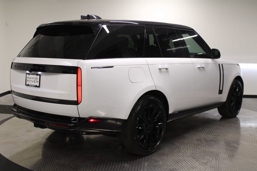 Used 2025 Land Rover Range Rover SE image 7