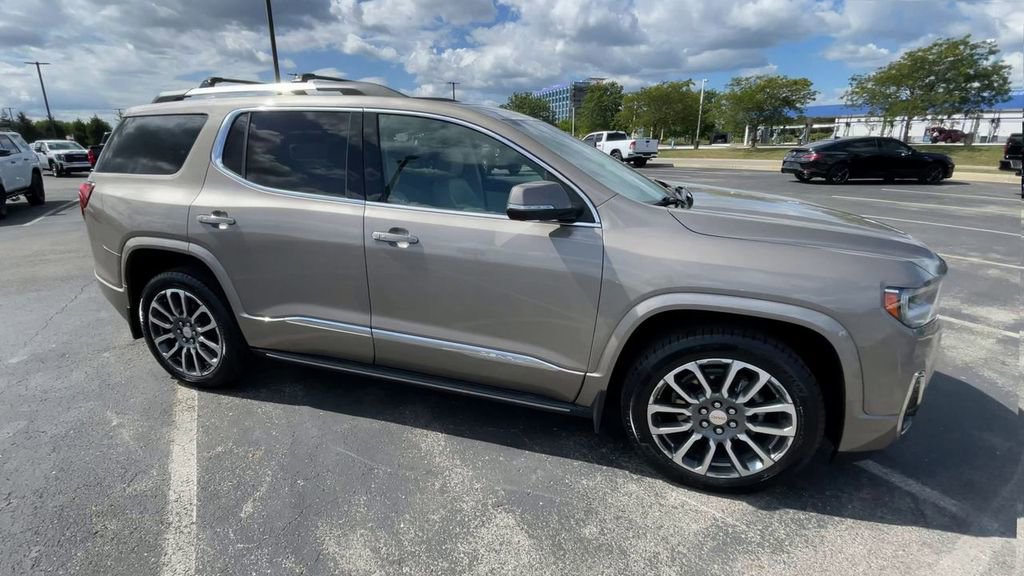 Used 2022 GMC Acadia Denali w/ Denali Ultimate Package image 3