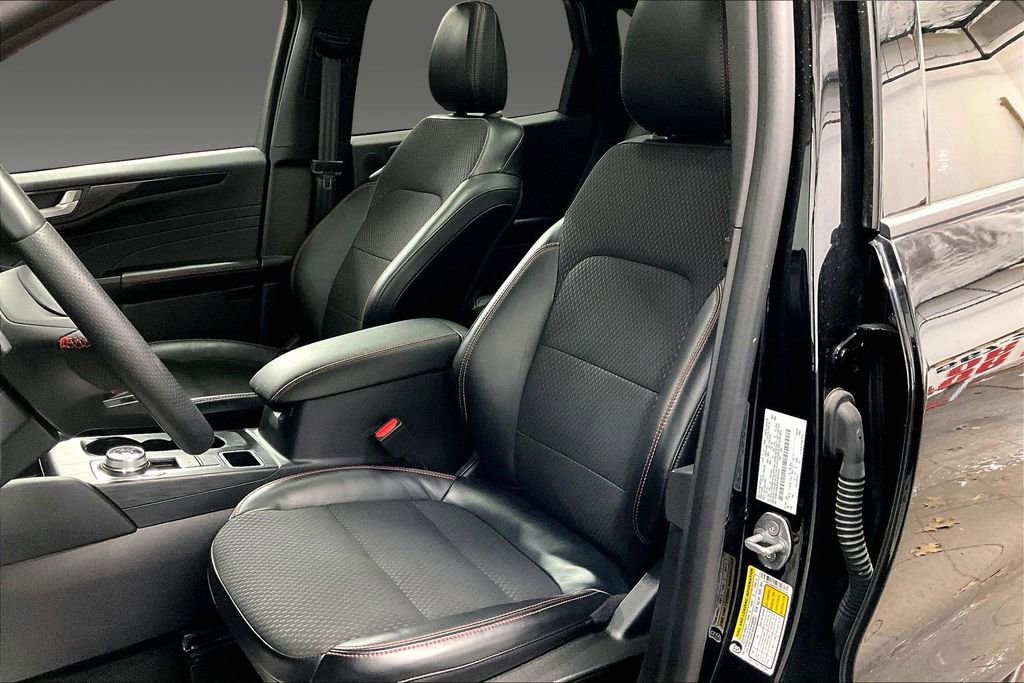 Used 2024 Ford Escape ST-Line Select w/ Tech Pack #2 image 14
