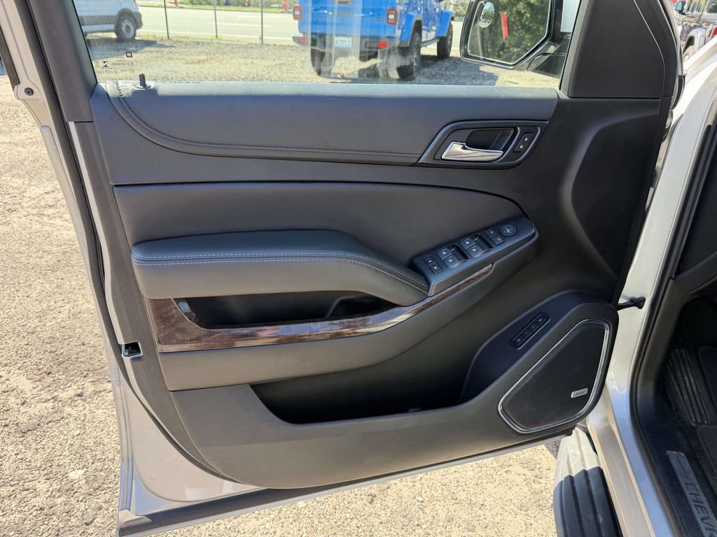 Used 2018 Chevrolet Suburban LT AWD/4WD image 13