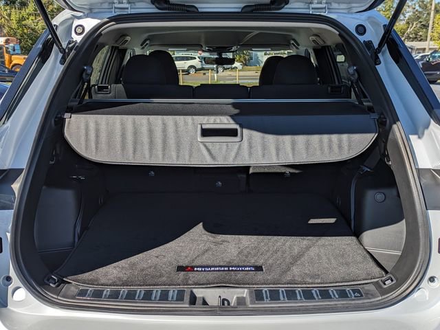 New 2025 Mitsubishi Outlander ES image 13