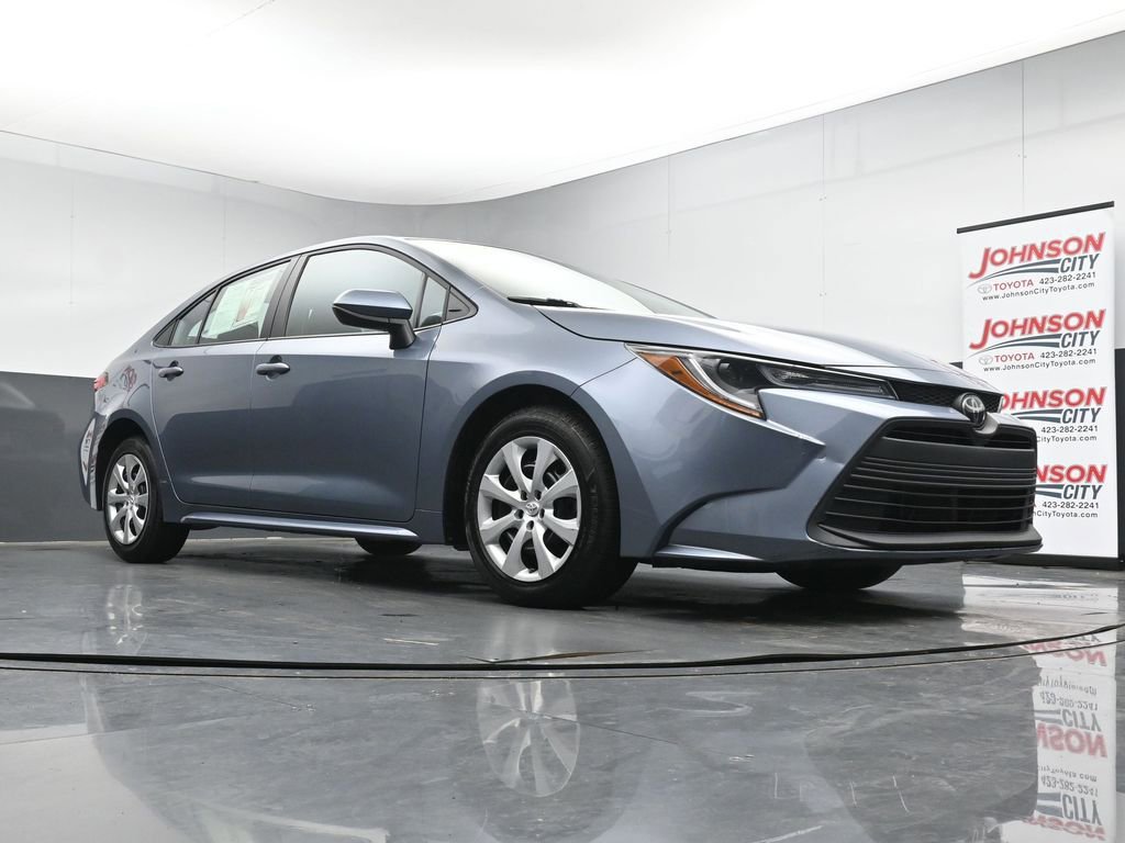 Used 2024 Toyota Corolla LE image 32