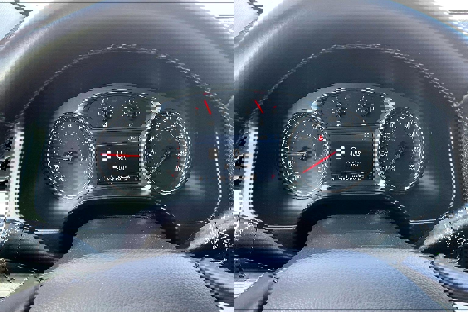 Used 2023 GMC Acadia SLT image 13