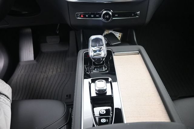 Used 2026 Volvo XC90 T8 Plus w/ Protection Package Premier AWD/4WD image 13