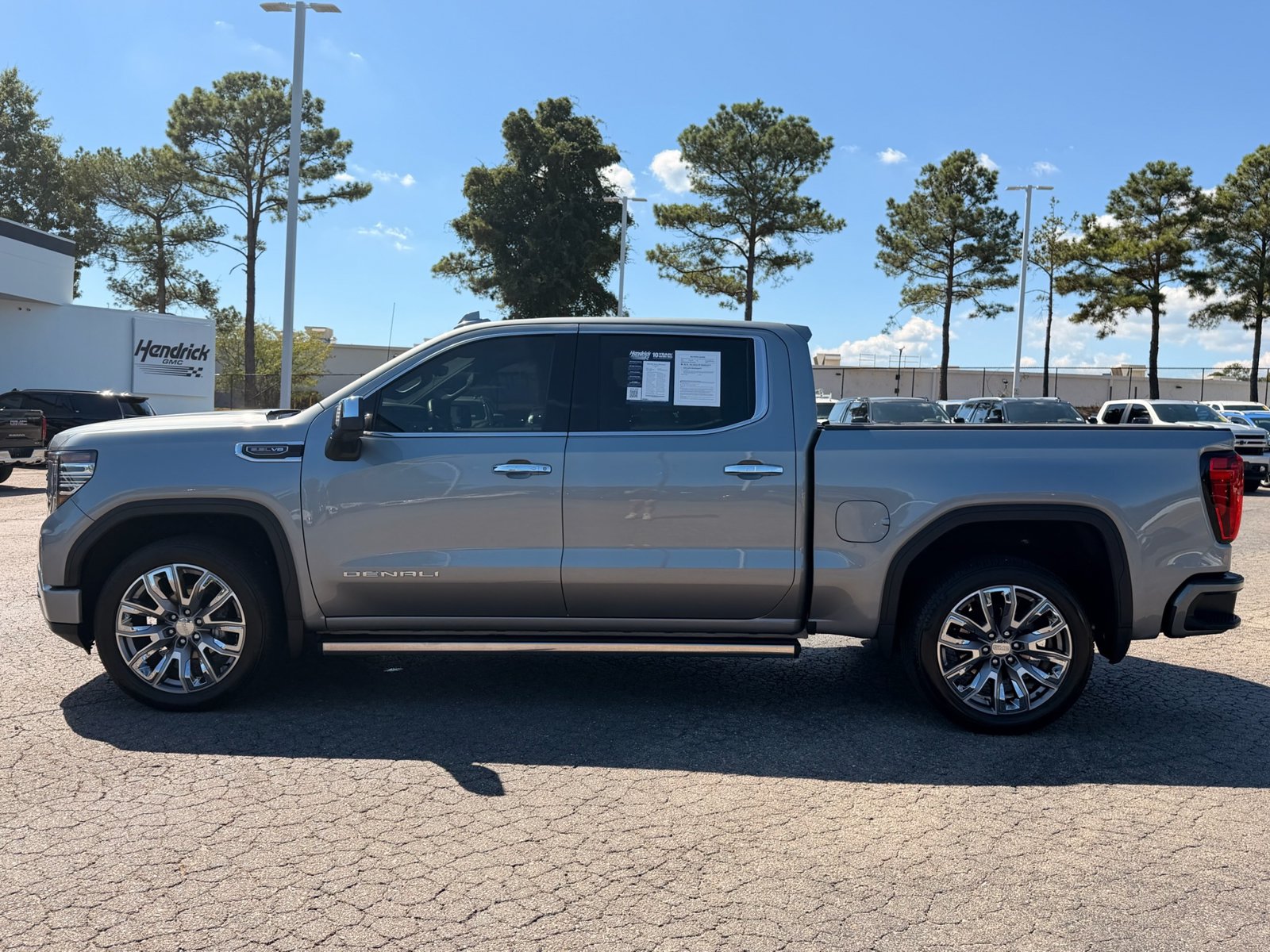 Used 2024 GMC Sierra 1500 Denali w/ Denali Reserve Package AWD/4WD image 9
