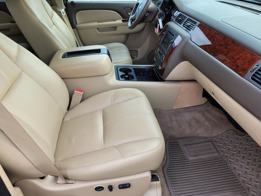 Used 2011 Chevrolet Silverado 1500 LTZ w/ LTZ White Diamond Edition image 12