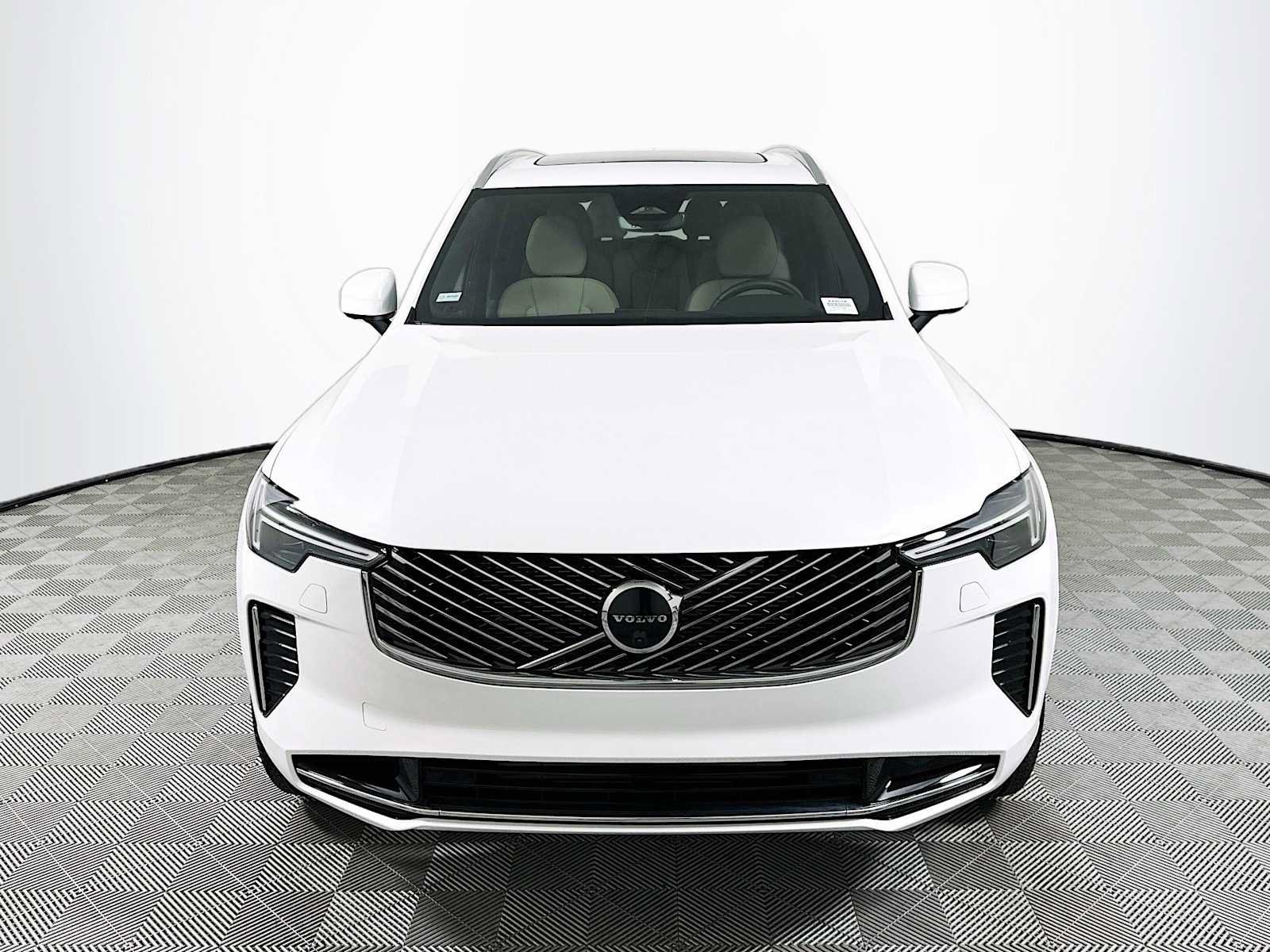 New 2026 Volvo XC90 T8 Plus w/ Protection Package Premier AWD/4WD image 2