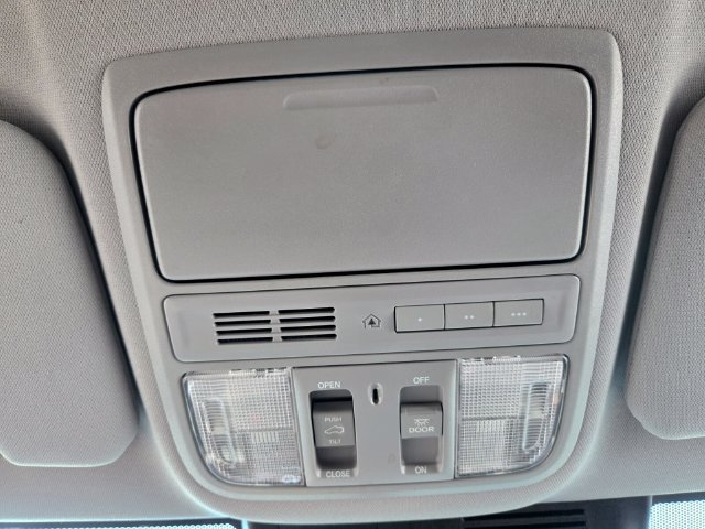 Used 2020 Honda CR-V Touring image 28