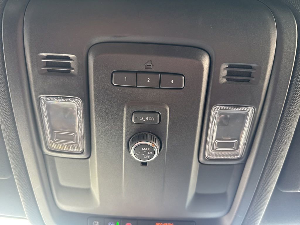 Used 2024 GMC Yukon SLT image 35