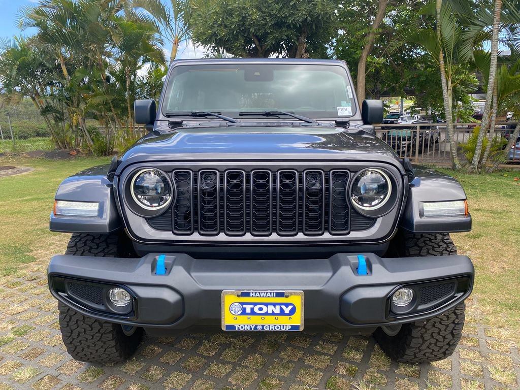 Used 2024 Jeep Wrangler Unlimited w/ LED Headlamp & Fog Lamp Group AWD/4WD image 2