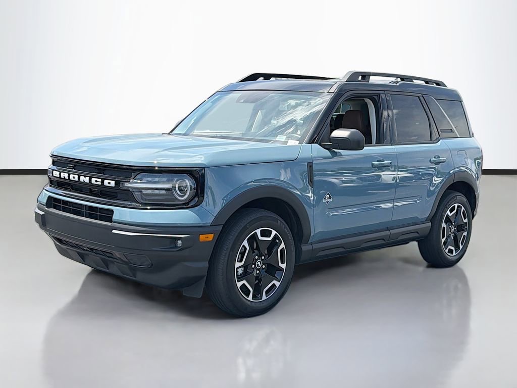 Used 2023 Ford Bronco Sport Outer Banks w/ Tech Package AWD/4WD image 2