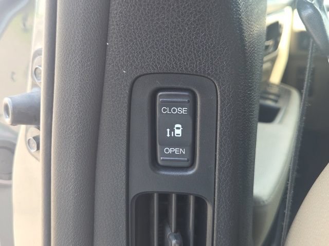 Used 2018 Honda Odyssey Elite image 25