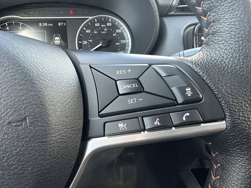 New 2025 Nissan Versa SR w/ Trunk Package FWD image 23