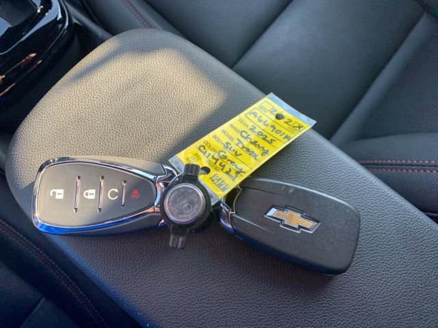 Used 2025 Chevrolet Trax RS w/ Driver Confidence Package FWD image 26