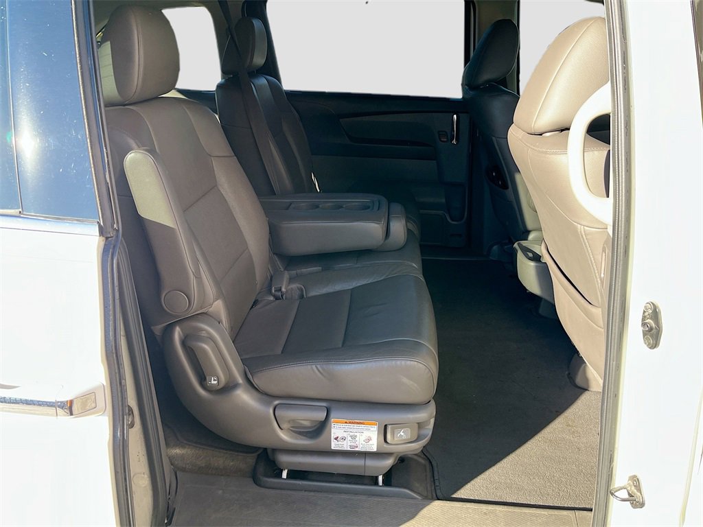 Used 2015 Honda Odyssey Touring Elite image 29