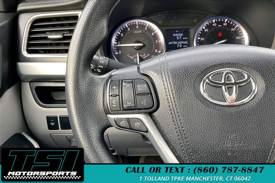 Used 2016 Toyota Highlander LE AWD/4WD image 17