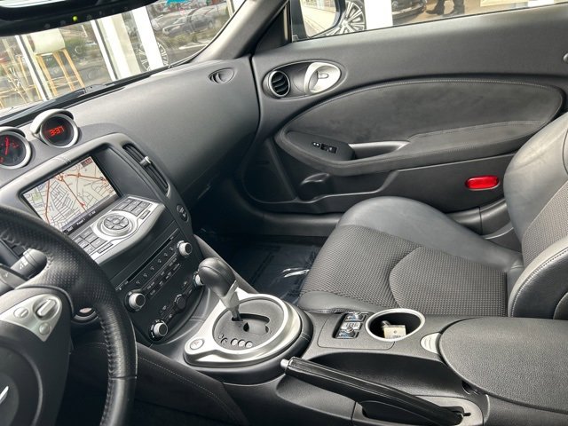 Used 2017 Nissan 370Z Touring image 17