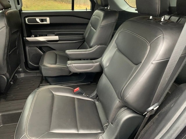 Used 2022 Ford Explorer XLT w/ Equipment Group 202A image 17