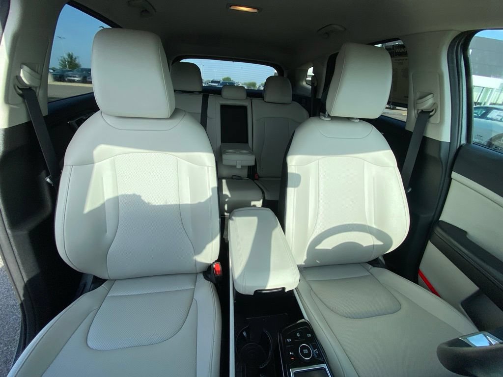 Certified 2024 Kia Sportage EX FWD image 29