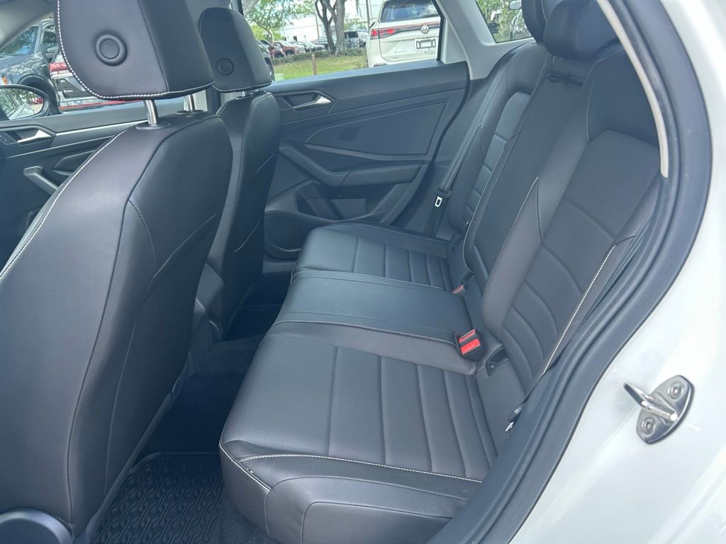 Used 2023 Volkswagen Jetta SE image 45